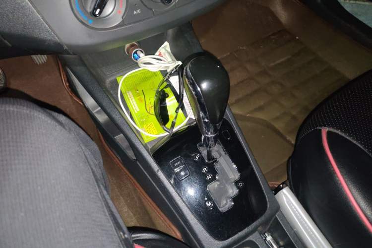 Used Dongfeng Aeolus AX3 2016 1.5L Automatic ZhiKu Model Gear Lever