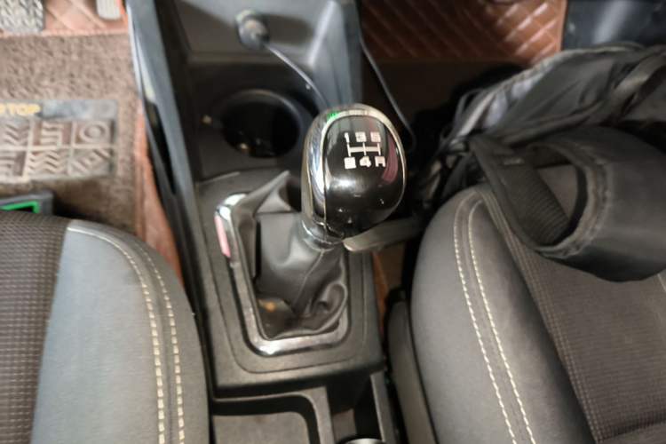 Used Dongfeng Aeolus AX3 2016 1.5L Manual Shangkue Model Gear Lever