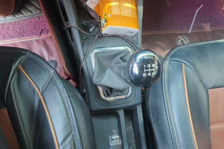 Used Dongfeng Aeolus AX3 2016 1.5L Manual Shangkue Model Gear Lever