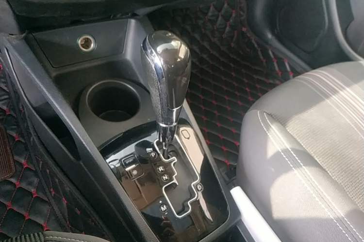 Used Dongfeng Aeolus AX3 2016 1.5L Automatic Zunku Model Gear Lever
