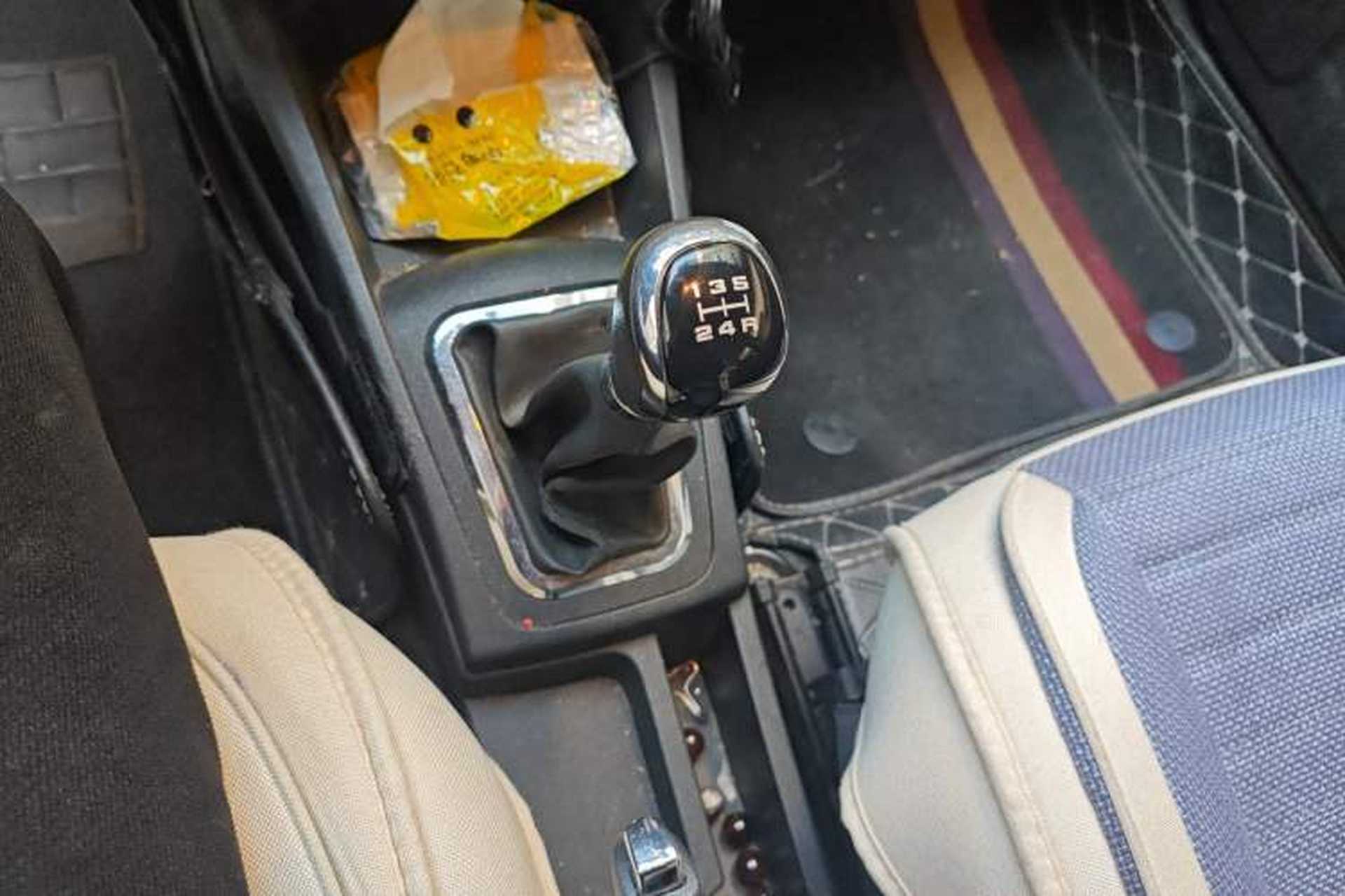 Used Dongfeng Aeolus AX3 2016 1.5L Manual ZhiKu Model Gear Lever