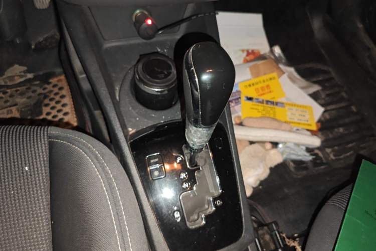 Used Dongfeng Aeolus AX3 2016 1.5L Automatic Zunku Model Gear Lever