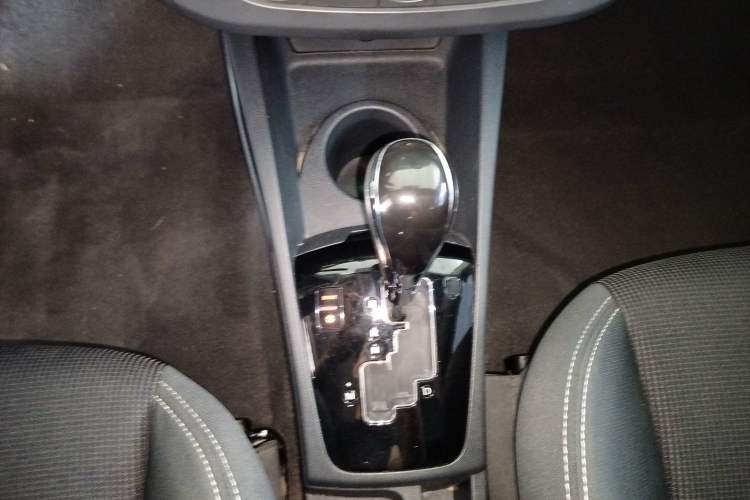 Used Dongfeng Aeolus AX3 2016 1.5L Automatic Shangkue Model Gear Lever