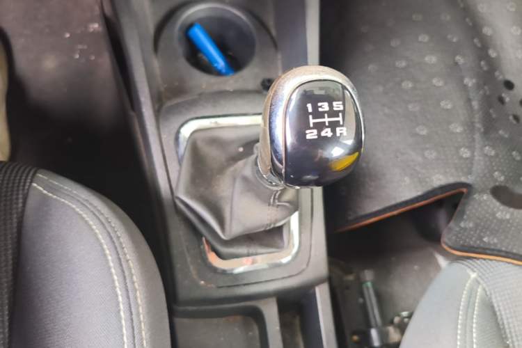 Used Dongfeng Aeolus AX3 2016 1.5L Manual Shangkue Model Gear Lever