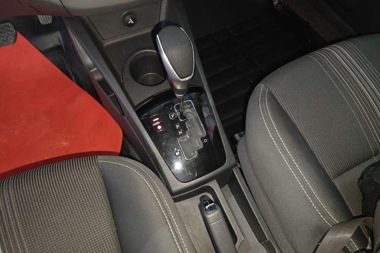 Used Dongfeng Aeolus AX3 2016 1.5L Automatic Zunku Model Gear Lever