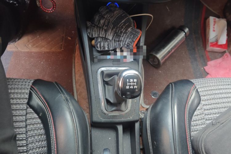 Used Dongfeng Aeolus AX3 2016 1.5L Manual ZhiKu Model Gear Lever