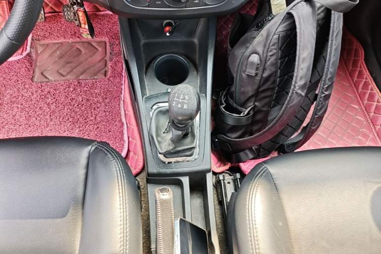 Used Dongfeng Aeolus AX3 2016 1.5L Manual Shangkue Model Gear Lever