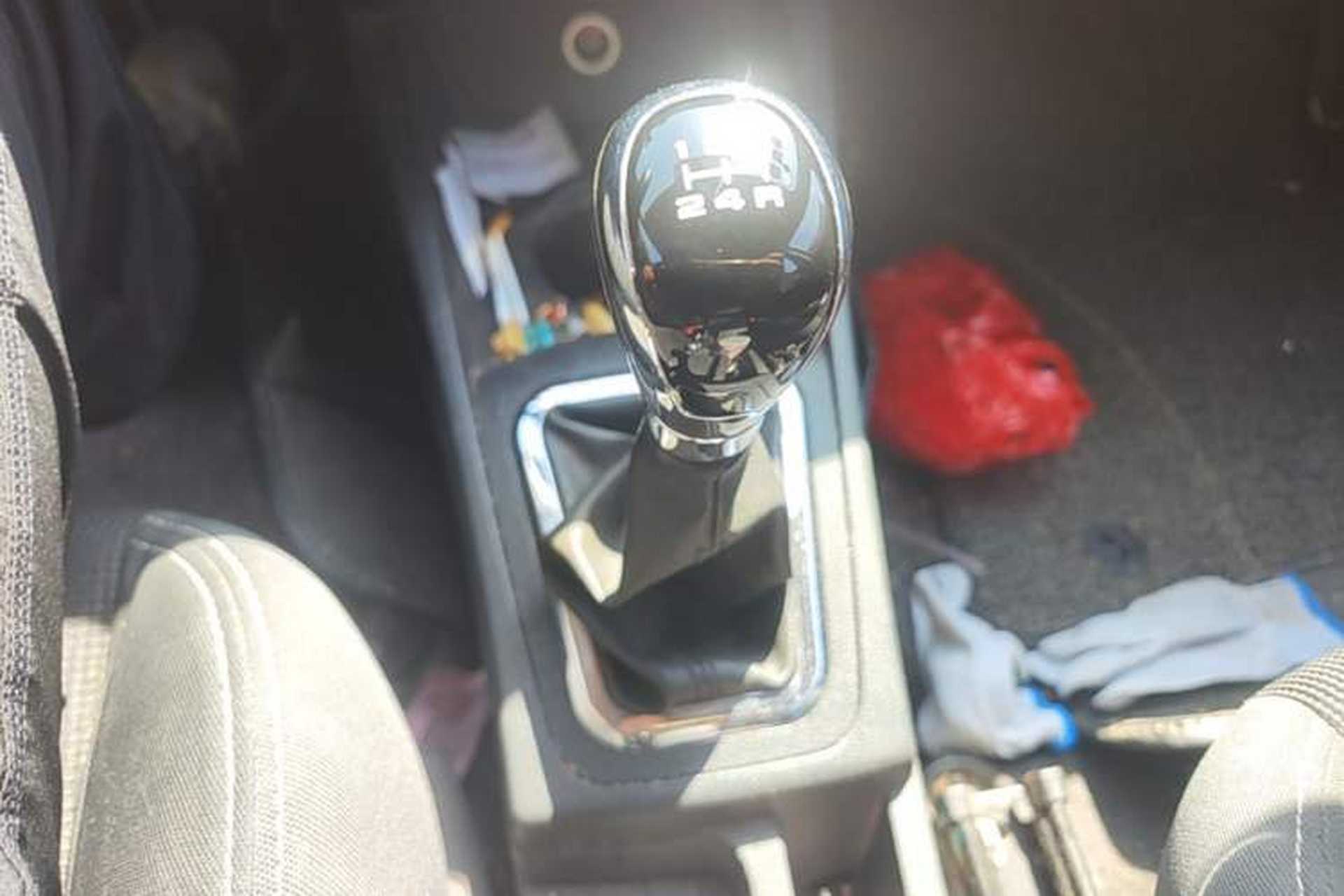 Used Dongfeng Aeolus AX3 2016 1.5L Manual Shangkue Model Gear Lever
