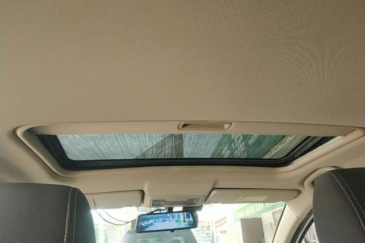 Used Dongfeng Aeolus AX3 2016 1.5L Automatic Zunku Model Headliner