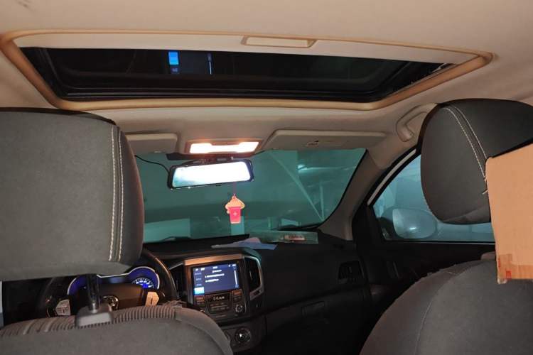 Used Dongfeng Aeolus AX3 2016 1.5L Automatic Zunku Model Headliner