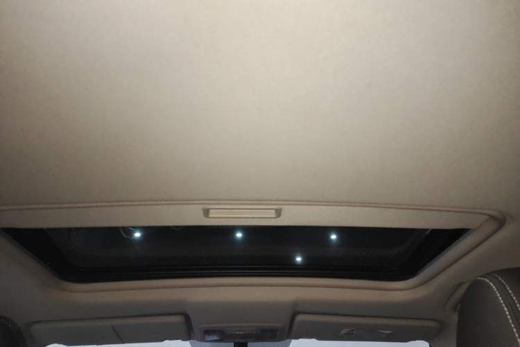 Used Dongfeng Aeolus AX3 2016 1.5L Automatic Zunku Model Headliner