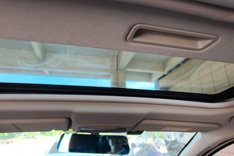 Used Dongfeng Aeolus AX3 2016 1.5L Automatic ZhiKu Model Headliner
