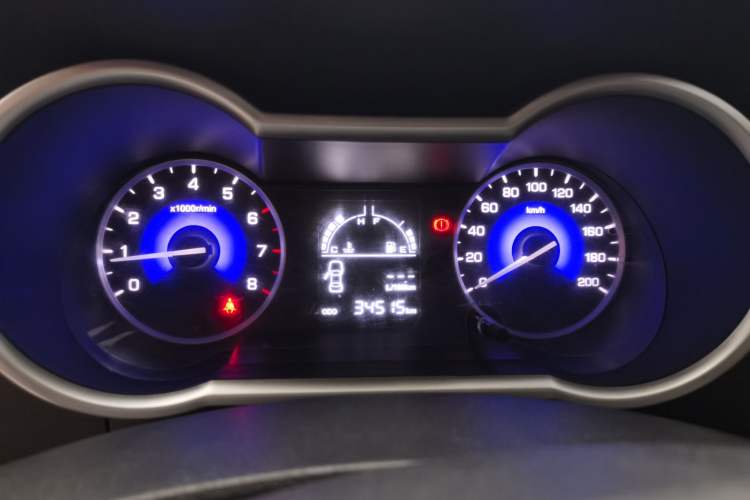 Used Dongfeng Aeolus AX3 2016 1.5L Manual ZhiKu Model Instrument Cluster