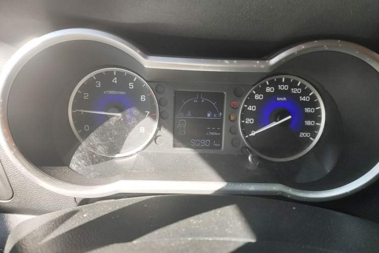 Used Dongfeng Aeolus AX3 2016 1.5L Manual ZhiKu Model Instrument Cluster