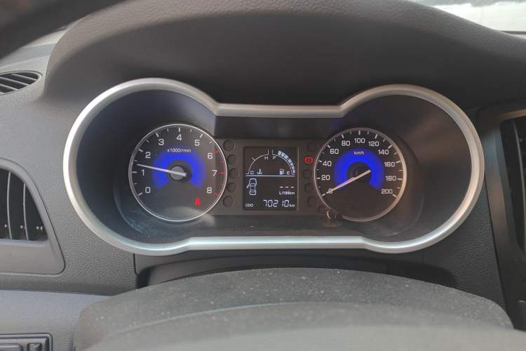 Used Dongfeng Aeolus AX3 2016 1.5L Manual ZhiKu Model Instrument Cluster