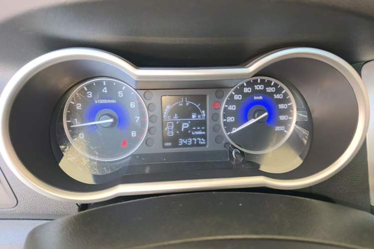 Used Dongfeng Aeolus AX3 2016 1.5L Automatic ZhiKu Model Instrument Cluster