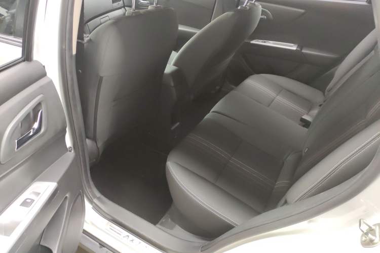 Used Dongfeng Aeolus AX3 2016 1.5L Automatic Zunku Model Interior 1