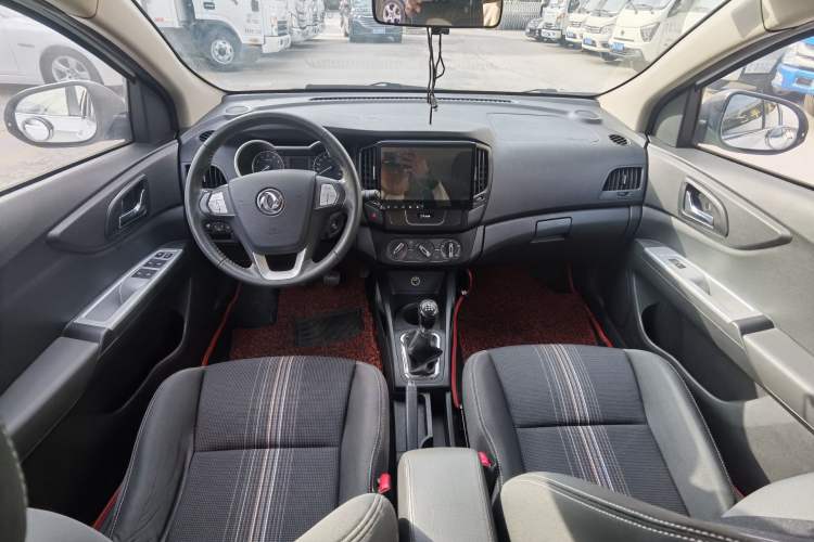 Used Dongfeng Aeolus AX3 2016 1.5L Manual ZhiKu Model Interior 1