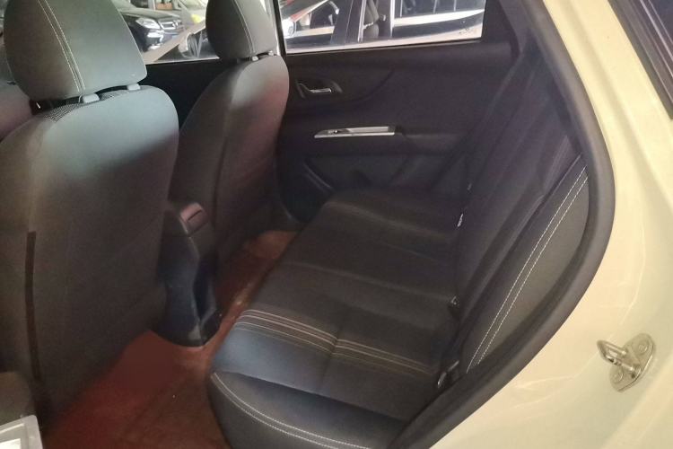 Used Dongfeng Aeolus AX3 2016 1.5L Manual ZhiKu Model Interior 1