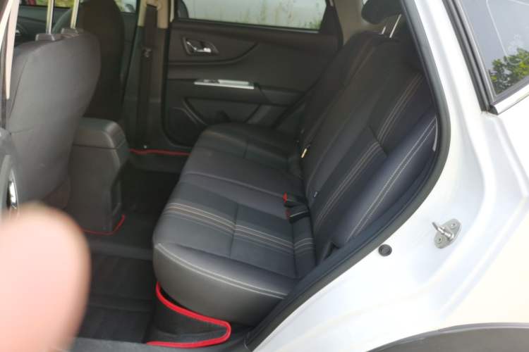 Used Dongfeng Aeolus AX3 2016 1.5L Manual Shangkue Model Interior 1