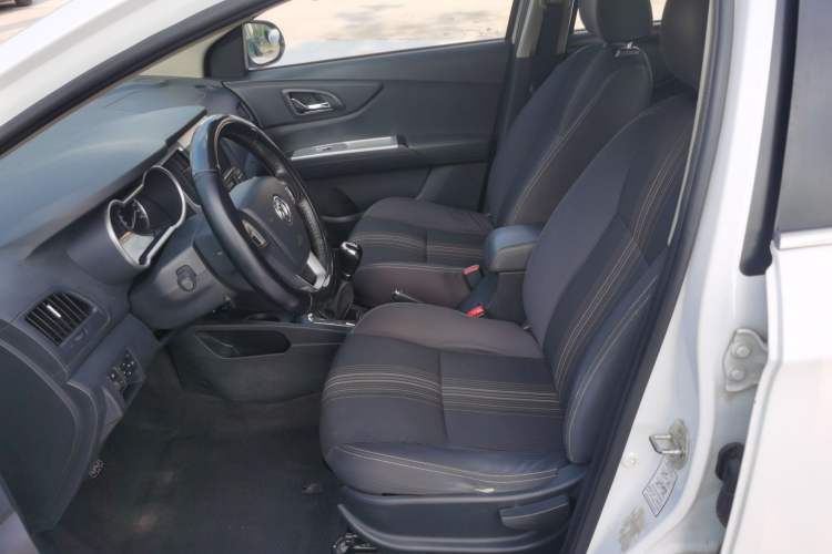 Used Dongfeng Aeolus AX3 2016 1.5L Manual ZhiKu Model Interior 1
