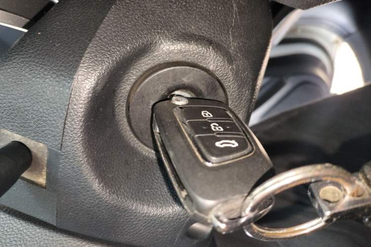 Used Dongfeng Aeolus AX3 2016 1.5L Automatic ZhiKu Model Interior 1
