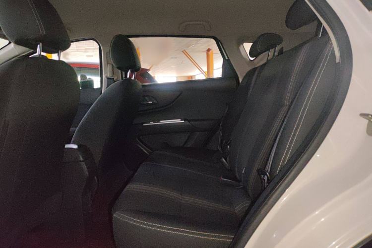 Used Dongfeng Aeolus AX3 2016 1.5L Manual Shangkue Model Interior 1