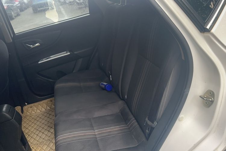 Used Dongfeng Aeolus AX3 2016 1.5L Manual ZhiKu Model Interior 1