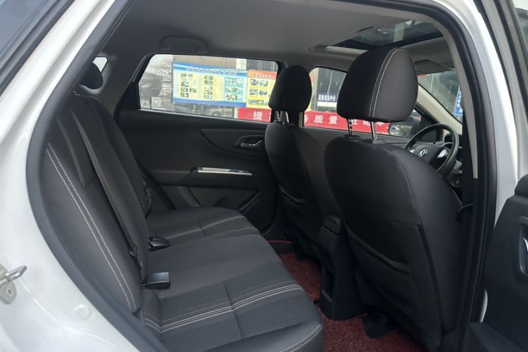 Used Dongfeng Aeolus AX3 2016 1.5L Manual ZhiKu Model Interior 11