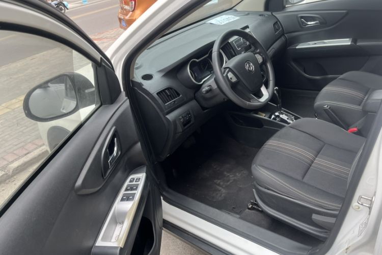 Used Dongfeng Aeolus AX3 2016 1.5L Automatic Shangkue Model Interior 2