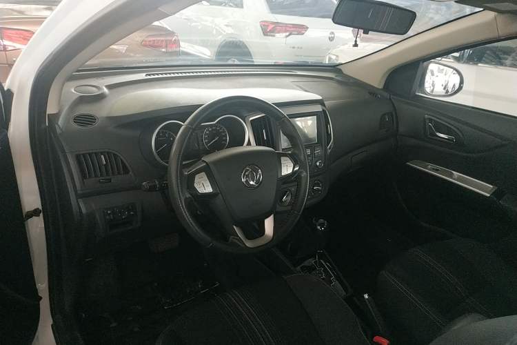 Used Dongfeng Aeolus AX3 2016 1.5L Automatic ZhiKu Model Interior 3