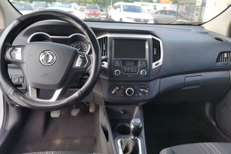 Used Dongfeng Aeolus AX3 2016 1.5L Manual ZhiKu Model Interior 3