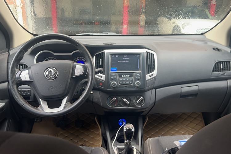 Used Dongfeng Aeolus AX3 2016 1.5L Manual ZhiKu Model Interior 3