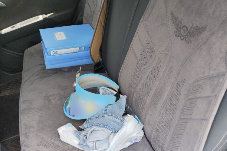 Used Dongfeng Aeolus AX3 2016 1.4T Manual ZhiKu Model Interior 4