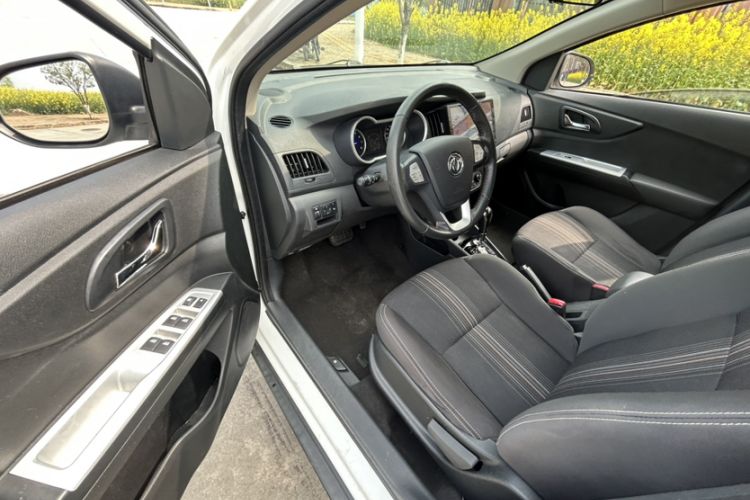 Used Dongfeng Aeolus AX3 2016 1.5L Automatic ZhiKu Model Interior 4