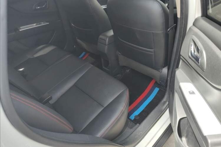 Used Dongfeng Aeolus AX3 2016 1.5L Automatic Shangkue Model Interior 4