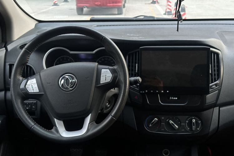 Used Dongfeng Aeolus AX3 2016 1.5L Manual ZhiKu Model Interior 8