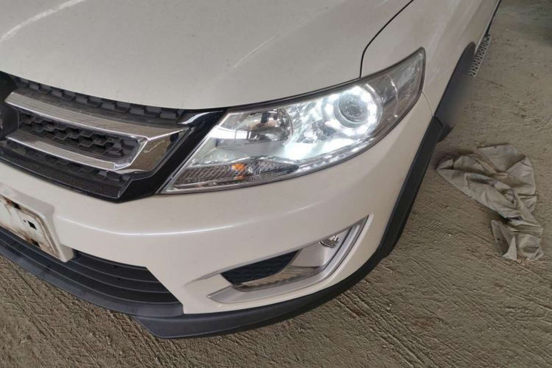 Used Dongfeng Aeolus AX3 2016 1.5L Automatic ZhiKu Model Left Front Headlight