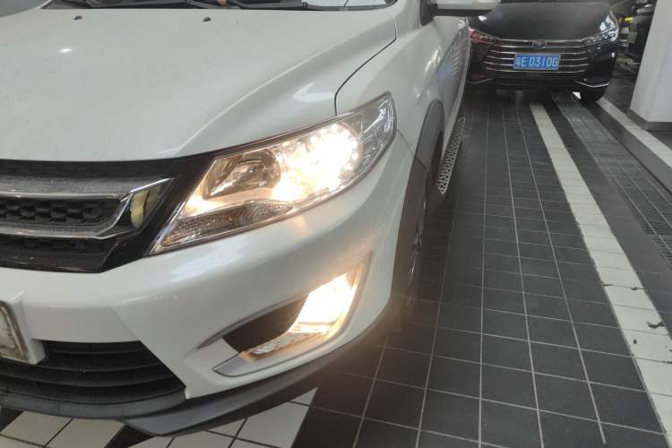 Used Dongfeng Aeolus AX3 2016 1.5L Automatic ZhiKu Model Left Front Headlight