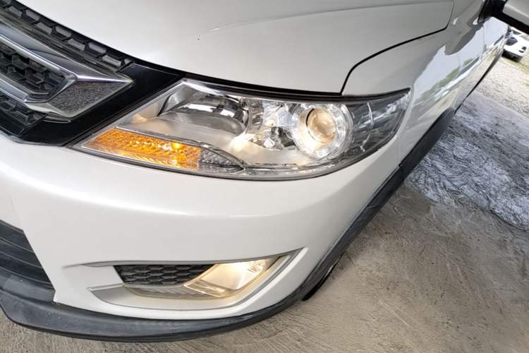 Used Dongfeng Aeolus AX3 2016 1.5L Automatic Shangkue Model Left Front Headlight