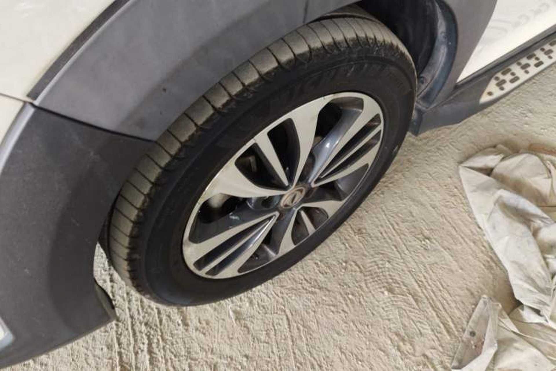 Used Dongfeng Aeolus AX3 2016 1.5L Automatic ZhiKu Model Left Front Wheel Hub