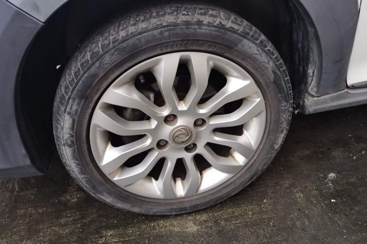 Used Dongfeng Aeolus AX3 2016 1.5L Manual ZhiKu Model Left Front Wheel Hub