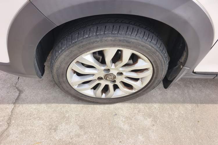 Used Dongfeng Aeolus AX3 2016 1.5L Automatic Shangkue Model Left Front Wheel Hub