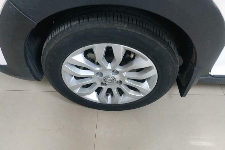 Used Dongfeng Aeolus AX3 2016 1.5L Automatic Shangkue Model Left Front Wheel Hub