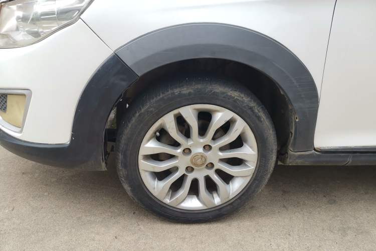 Used Dongfeng Aeolus AX3 2016 1.5L Manual ZhiKu Model Left Front Wheel Hub
