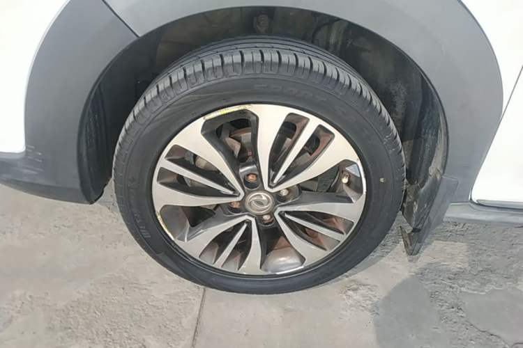 Used Dongfeng Aeolus AX3 2016 1.5L Automatic Zunku Model Left Front Wheel Hub