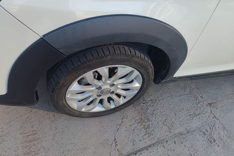 Used Dongfeng Aeolus AX3 2016 1.5L Manual ZhiKu Model Left Front Wheel Hub