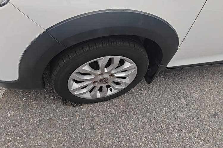 Used Dongfeng Aeolus AX3 2016 1.5L Automatic Shangkue Model Left Front Wheel Hub