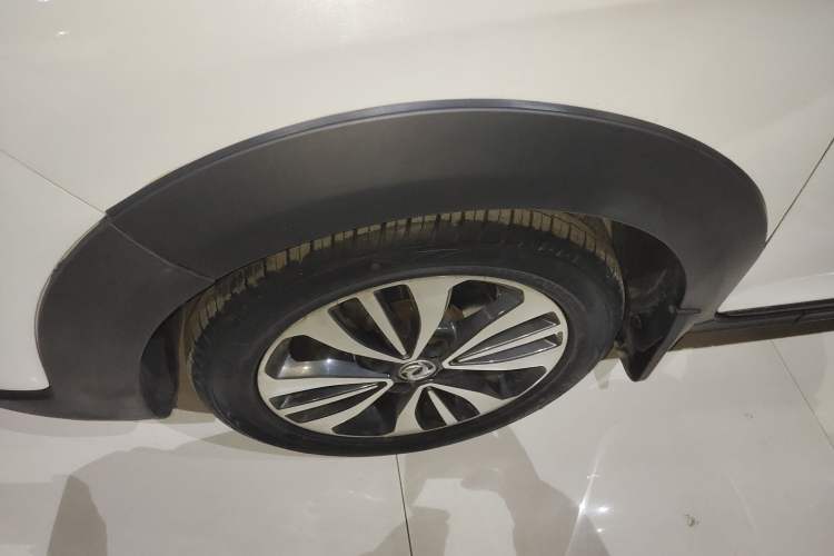 Used Dongfeng Aeolus AX3 2016 1.5L Automatic Zunku Model Left Front Wheel Hub