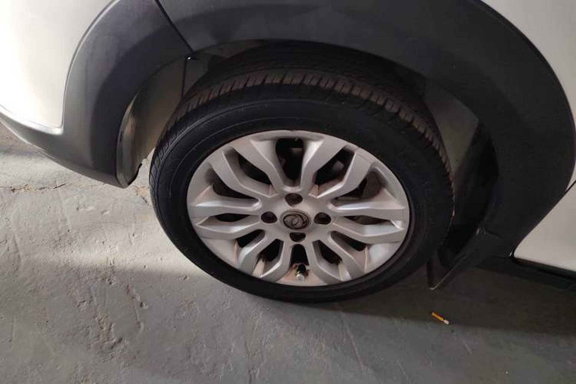 Used Dongfeng Aeolus AX3 2016 1.5L Manual ZhiKu Model Left Front Wheel Hub
